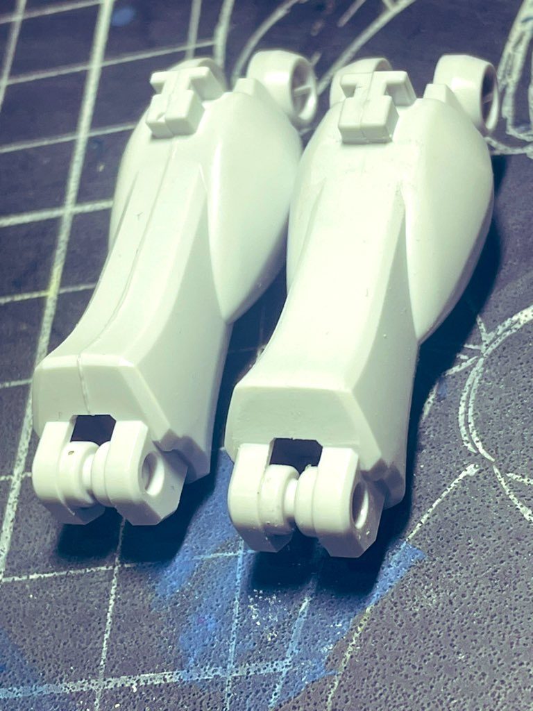 EGは足の合わせ目だけ消せば他に手を加えるほどの箇所もなくお手軽に完成度高いから良キットです。