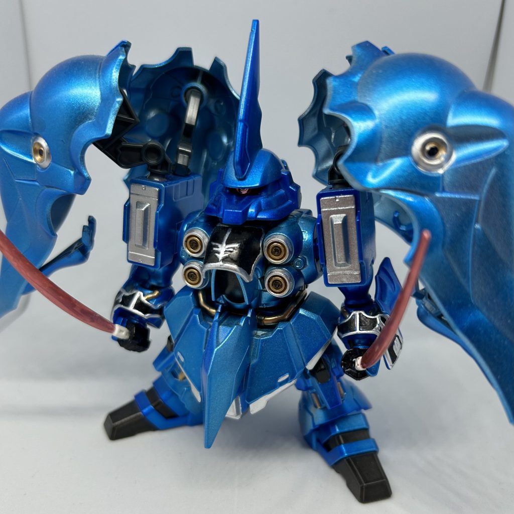 緑の成形色は感スプレーでシルバー→クリアブルーで塗装。白はシルバー。各所ガンダムマーカーで部分塗装しました(^^)