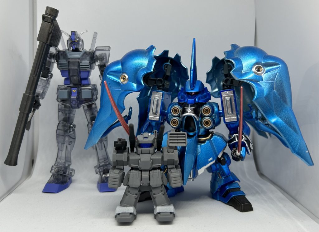 このキットはSDの中でも大きい方でしょうか。サイズ比較にEGガンダムです♪おまけにロトが付いてきたのでこれも簡単に塗装しました(^^)ご覧いただきありがとうございましたm(_ _)m