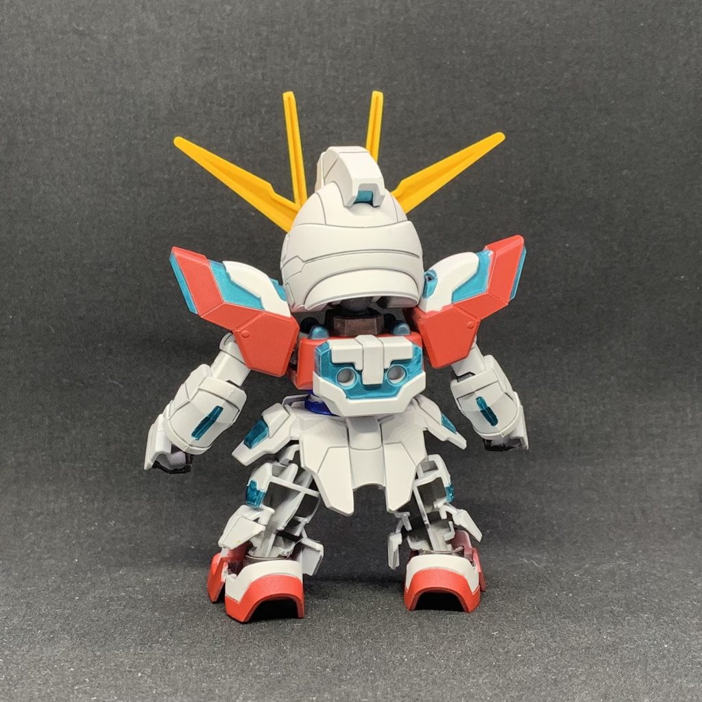 裏面。SDEX特有のスカスカな脚。でも三国創傑伝系みたいに肉抜きが脚の内側にあって正面からも見えるのよりいいと思うんですよね…