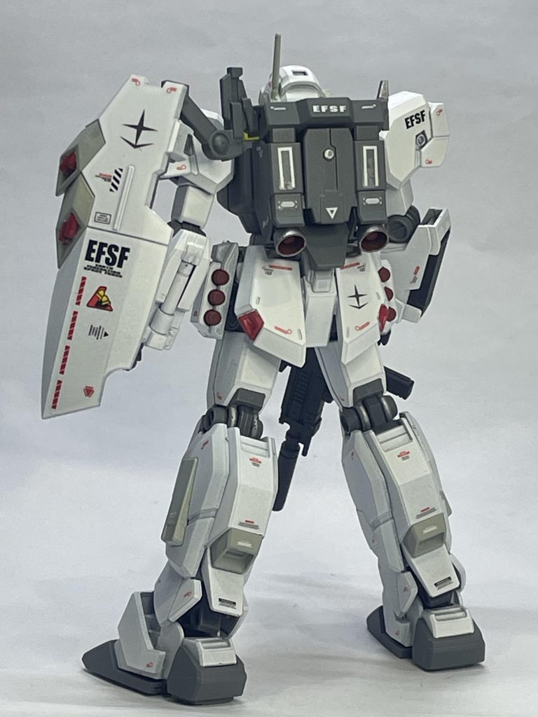 ジェスタはHGの割にパーツ分割が多くモールドも細かいので明るめのカラーにするとより映えるそんな気がしました。