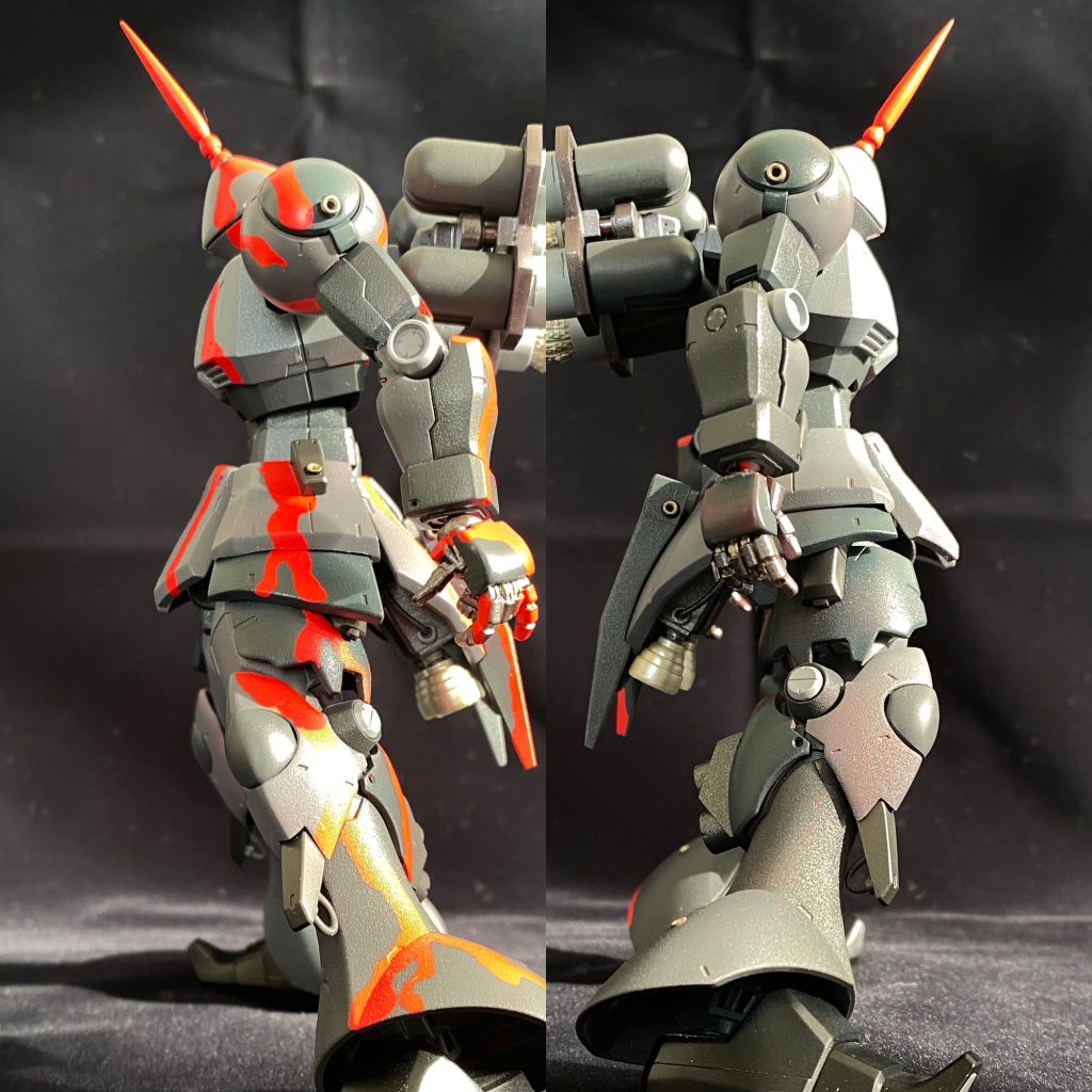 この左右の違い、お楽しみ頂けたでしょうか。右から見ると、グレー一色の試作機然とした機体に。一方、左から見ると血塗られた禍々しいカスタム機に。そんなギャップ萌えは如何?