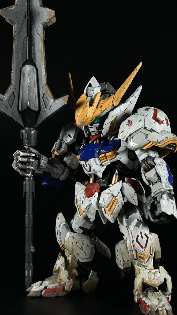 SDとは言えMGなのでモールドの密度は多く個人的に満足だったのと今回の主旨はウェザリングでしたのでエッジが甘いところを鋭利にする程度の工作のみです。