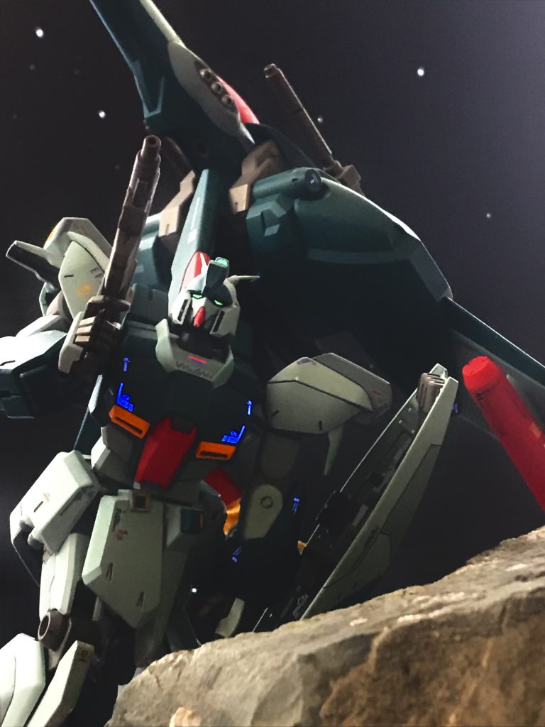 5ｔｈルナっぽいのは実は自宅の庭に転がっていた石です・・・。