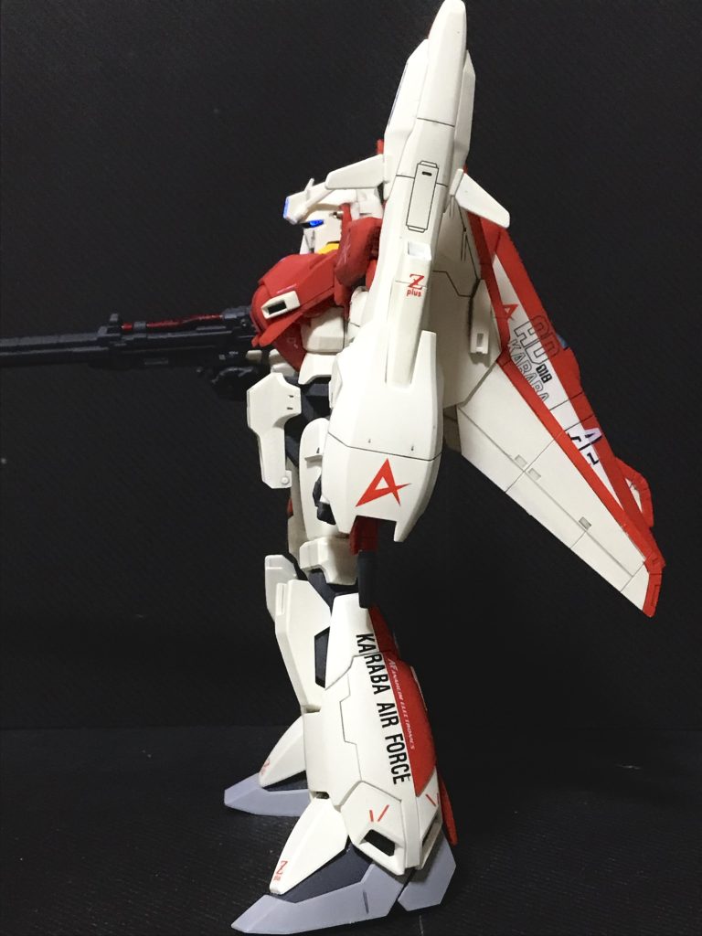 モビルスーツ形態左側面画像。