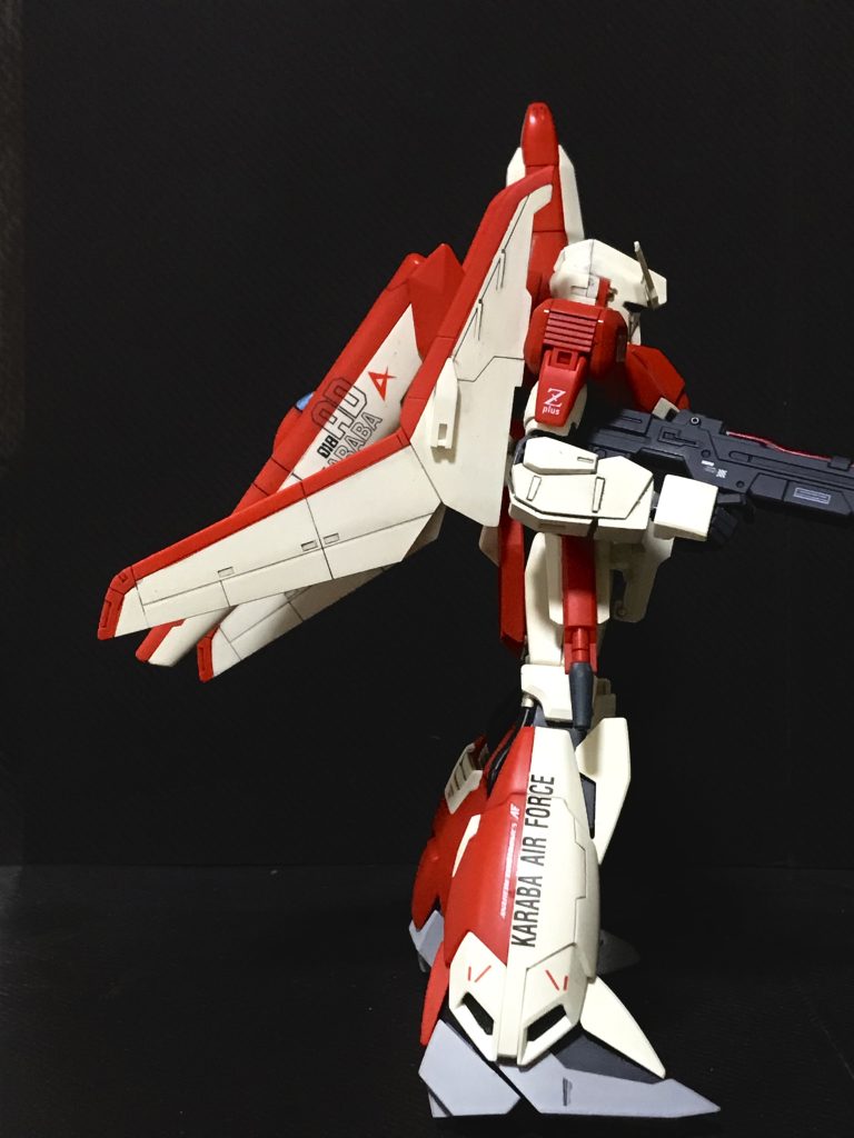 モビルスーツ形態右側面画像。