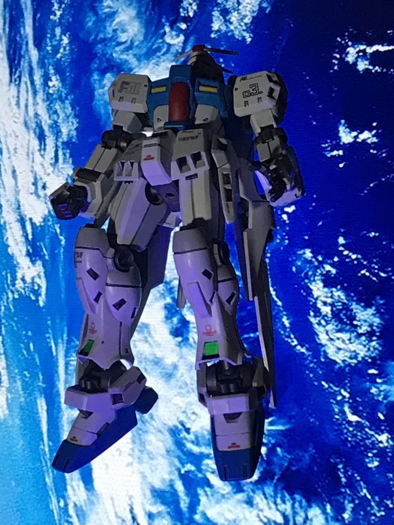 最終話 駆け抜ける嵐より、ガトーとの死闘後、デンドロビウム離脱後の浮遊するステイメン。