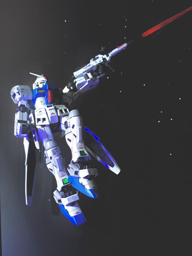 やり場のない怒りを堪えきれず、ライフルを乱射するコウ...。