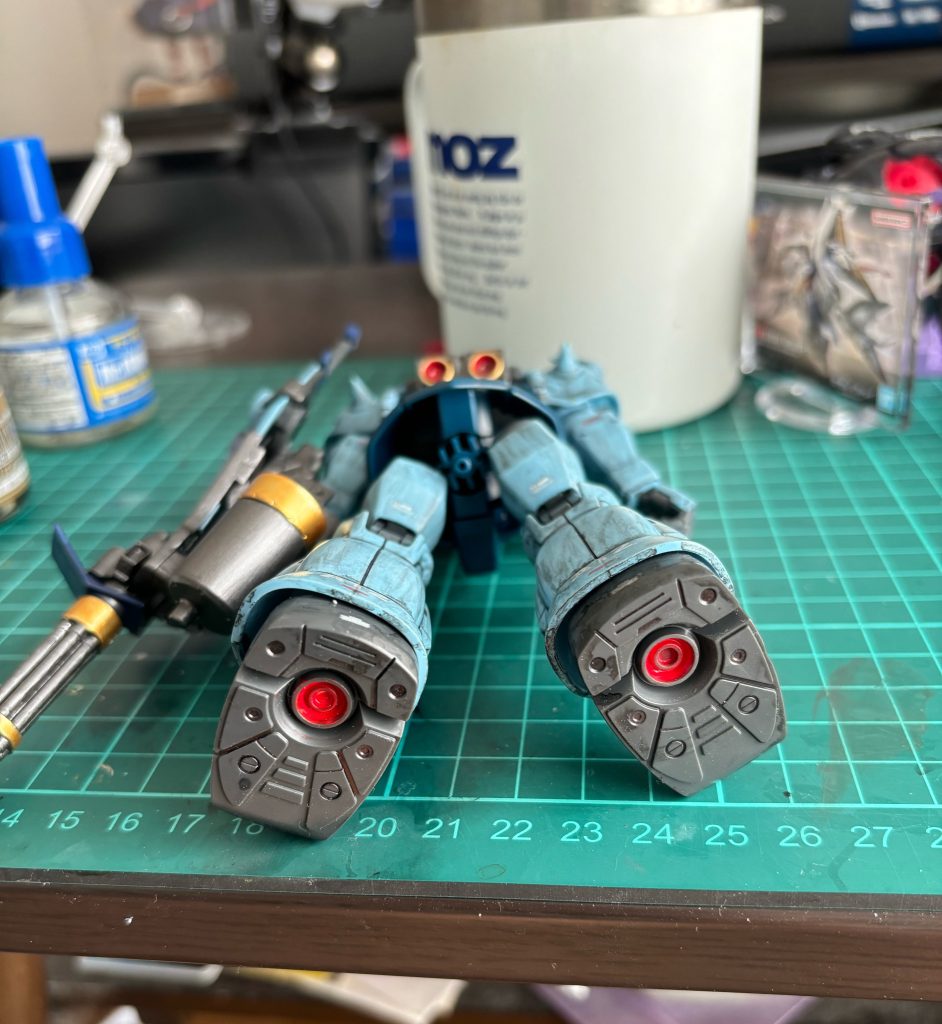 足の裏も赤入れてみました。雑ですが…