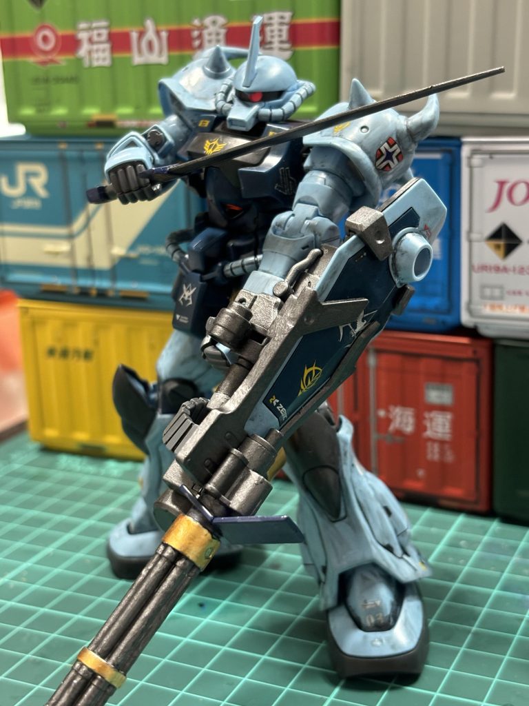 ガドリングシールドの固定具を初めて使ったガンメタで塗ったんですが、ムラも出ちゃったし、もう少し薄めたり試さないとなぁ