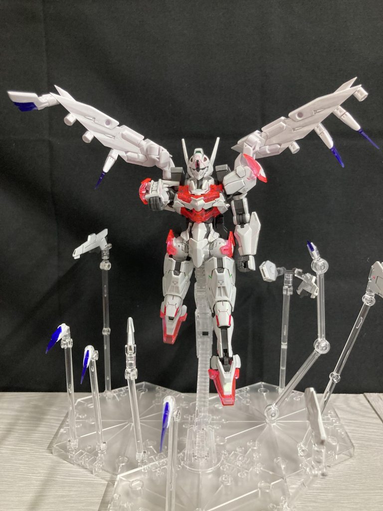 ビットステイヴモード(アサルトモード)中距離特化形態計15基のビットで敵を襲うため、隙はなく狙われれば回避ほぼ不可避