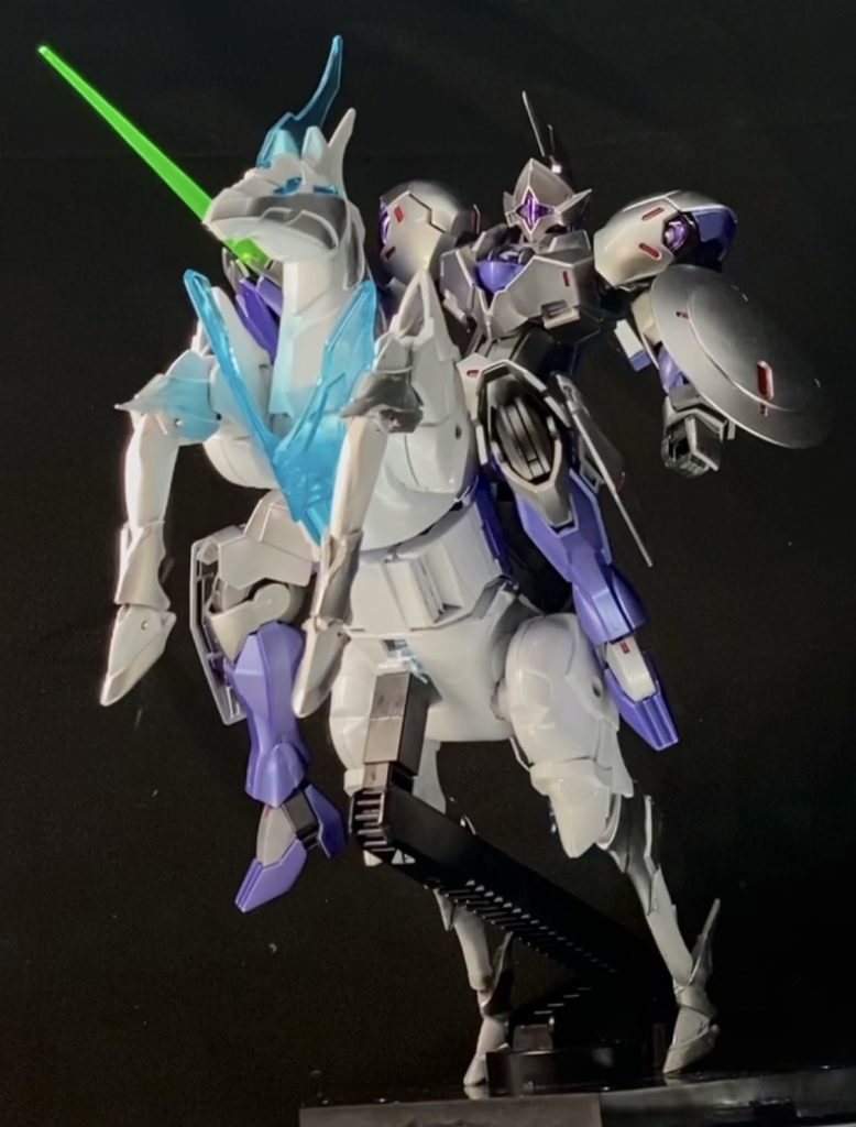 躍動感を出したく軍馬に可動箇所追加プロポーション変更しましたが、今の自分ではこの辺りが限度