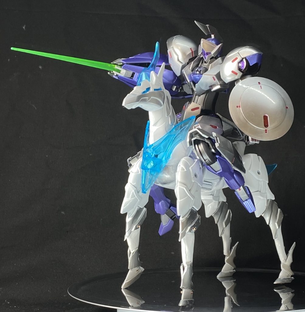 いわゆる素立ち的なスタンドなし自立ポーズスピアーはまだ製品化されてなかったので、キットそのものでスピアーぽく見えるようにしました。