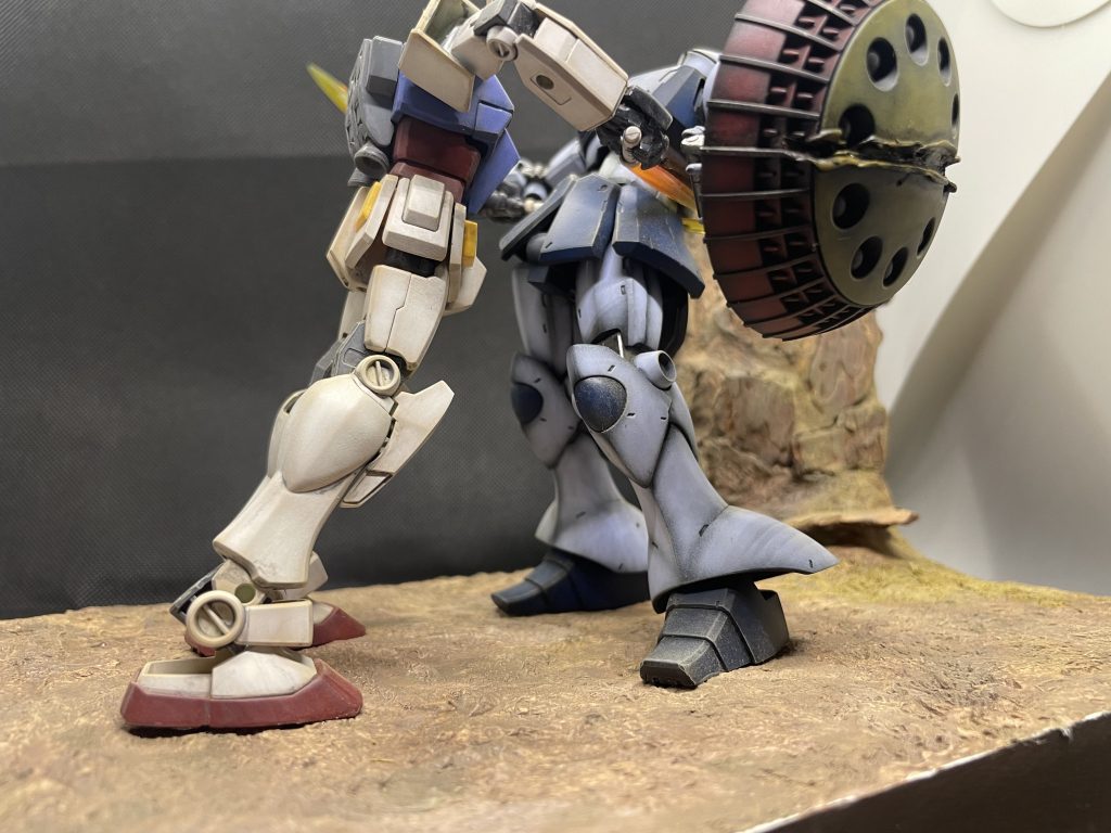 ちょっとだけ生えている草はタミヤのテクスチャーペイント草カーキを使っています。