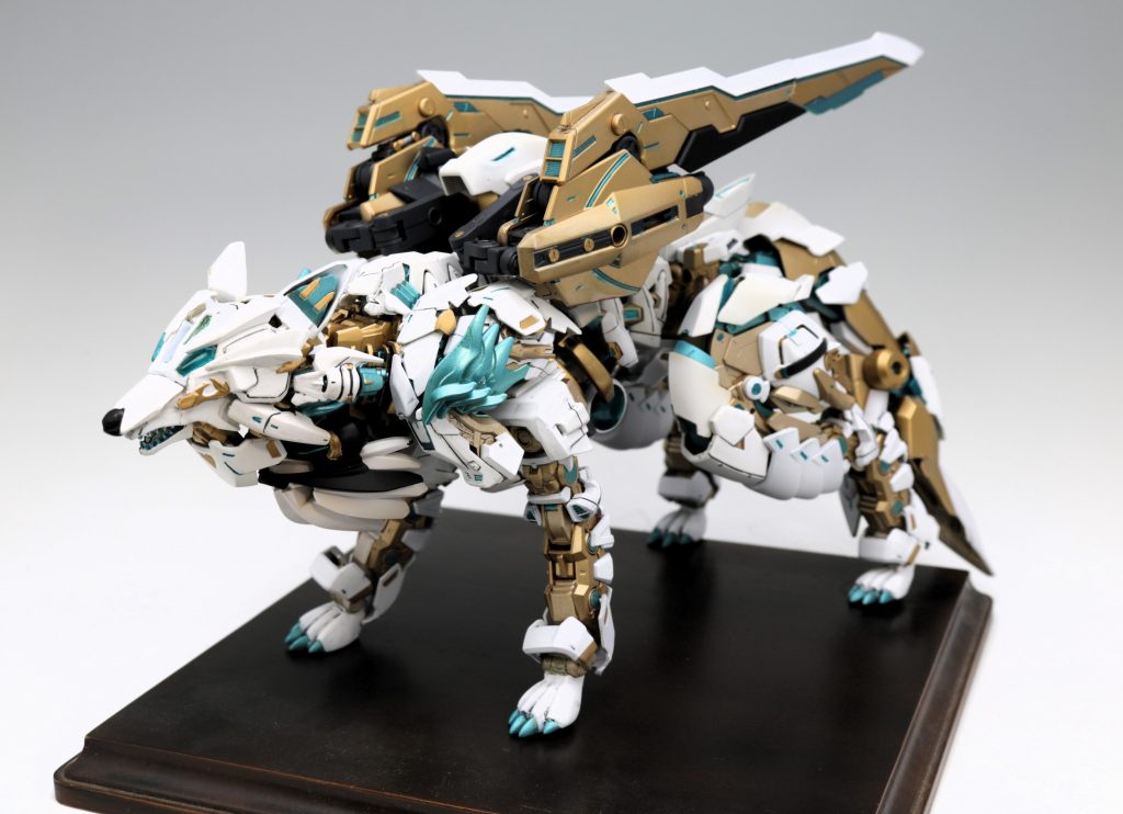 狼本体の制作にあたり犬の骨格標本の画像を一週間ぐらい眺めてパーツを合わせたりして、やっと犬らしい骨格の組み合わせになりました。