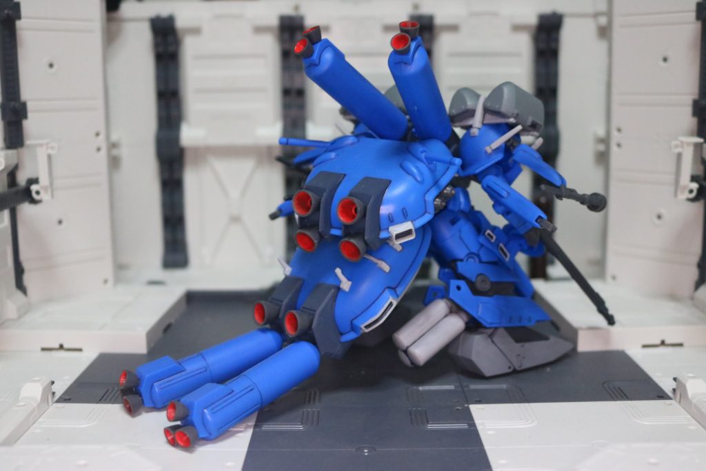 後ろから見ると「おヒップ」あたりが更に凄いことに。