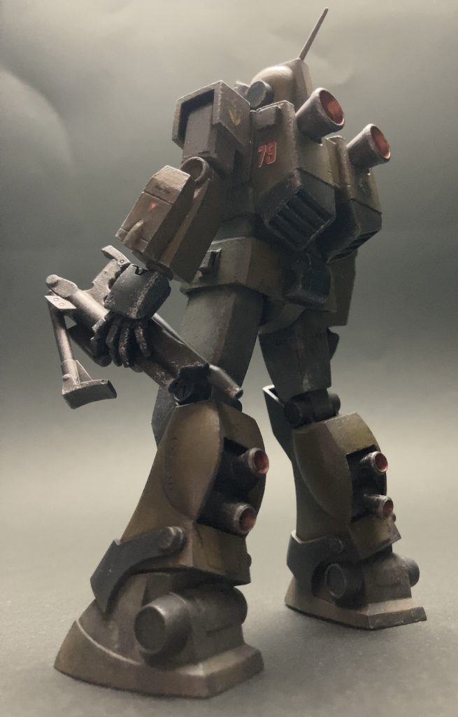 背面旧キットの力強いフォルムはアオリ視点が映えます💪