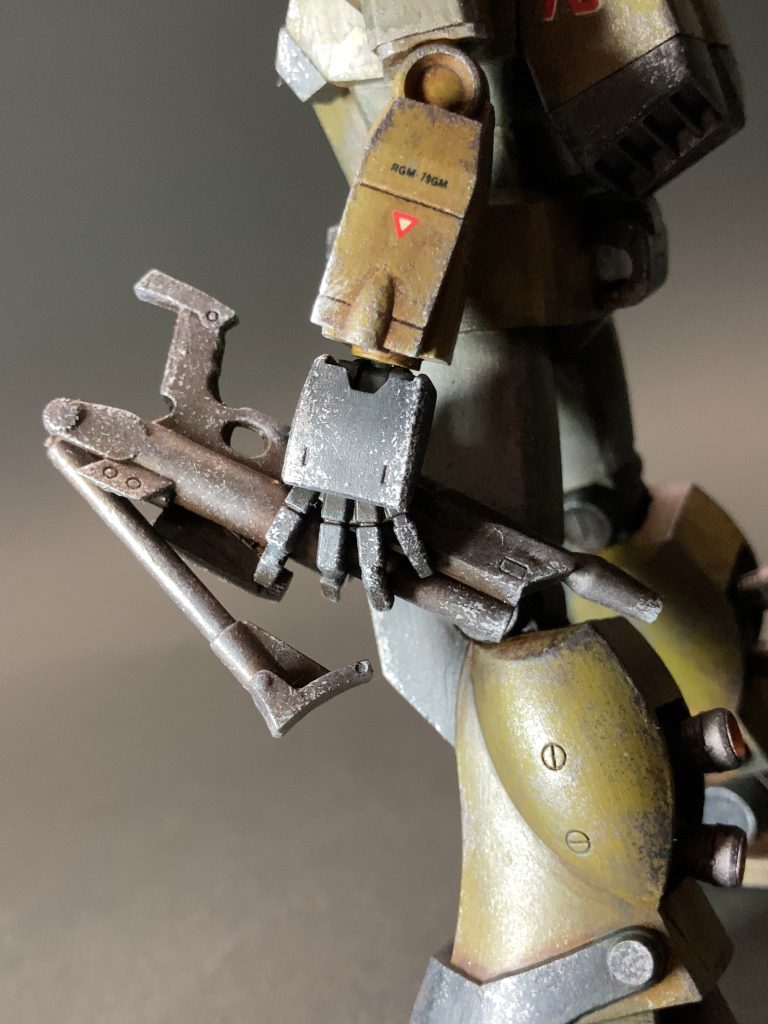 折り畳んだスナイパーライフル。これのみ焼鉄色で塗っています。