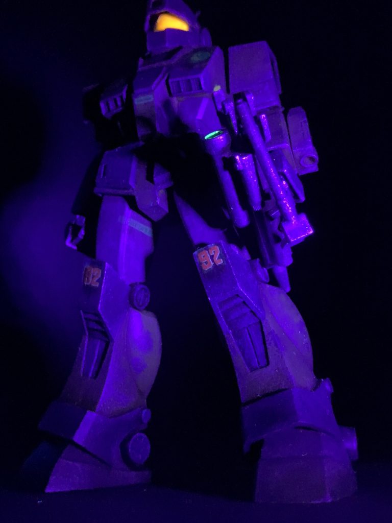 一部、蛍光塗装しているのでブラックライトで発光します。もうこれは毎回やってます🔦|◜ω◝ )