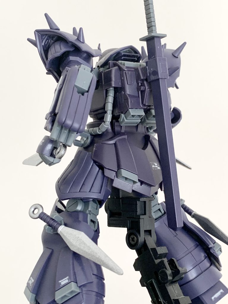 後ろ姿。コールドクナイのみシルバーで塗装しました。