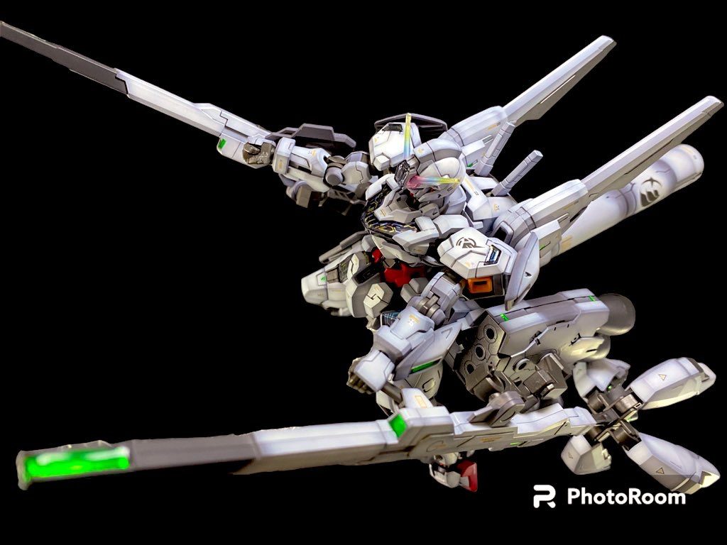 ホワイト部分にだけグラデーション塗装を施してます