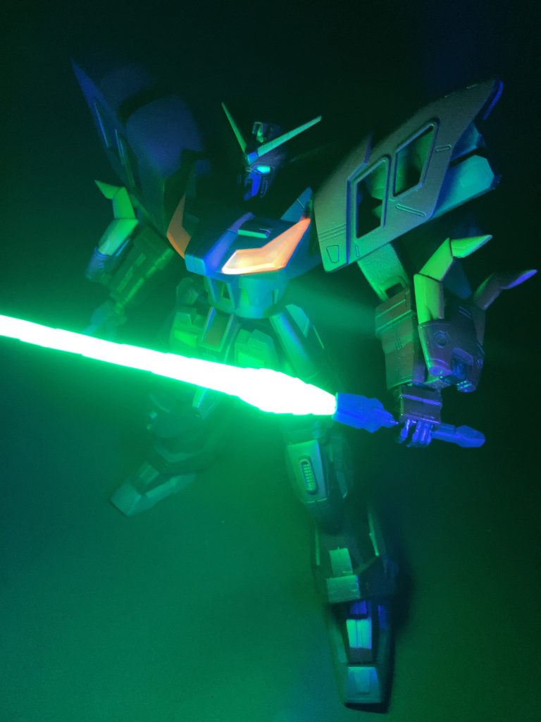 久しぶりに1/100を作りましたが、デカいと存在感が凄まじいですね。ヴァサーゴのキットは少ないので、この1/100は作っていて格別に楽しかったです✨️( * ◜ω◝ )👍