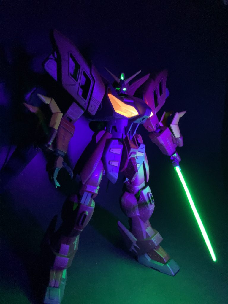 毎度おなじみ蛍光部分塗装🔦ビームサーベルがカッコイイ⚔️