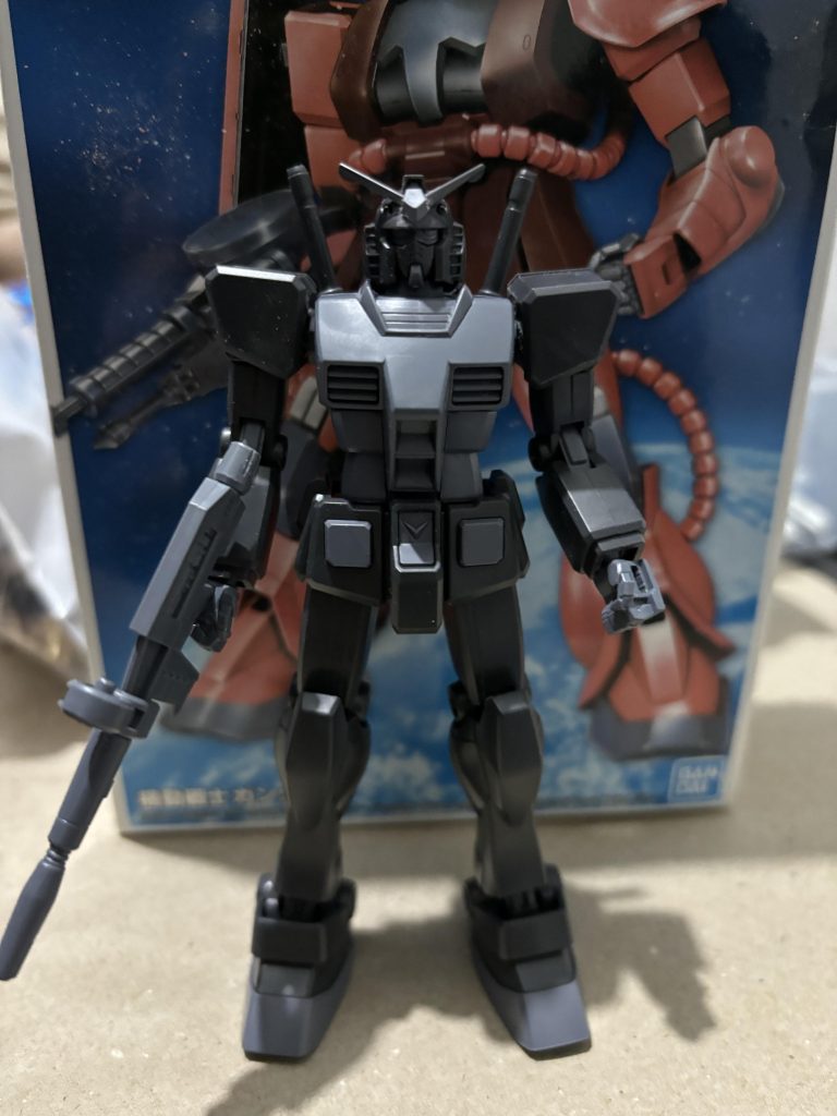 仮組みエコプラって真っ黒一色のイメージがあったのですがさりげなく2色に分けられてますね。