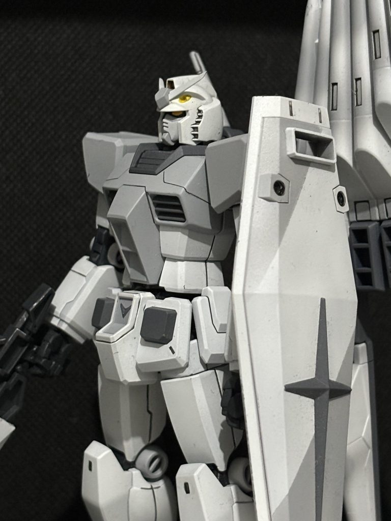 黒立ち上げではなく普通に塗装した自分にしては珍しい?作品です。本体自体に改造はしていませんが、胸部分にモールドを軽く追加しています!
