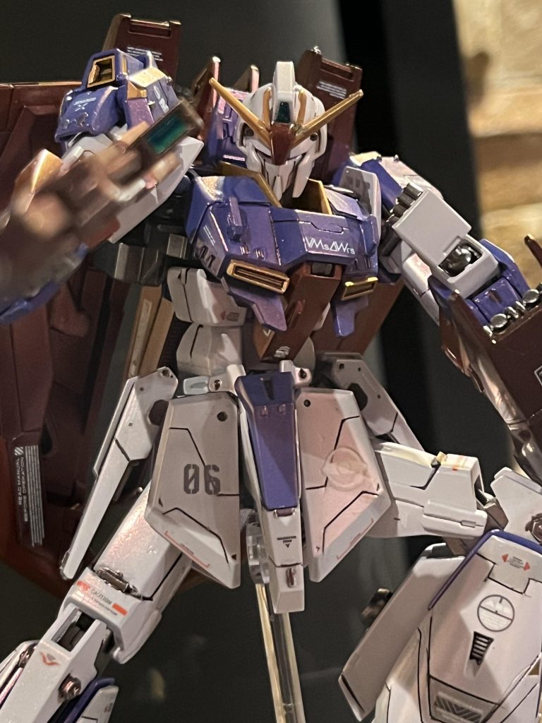 ビーム・ライフルを構えてポージング！