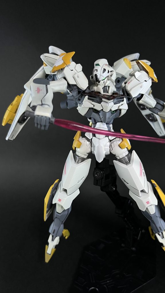 ビームサーベル抜いてみたり…