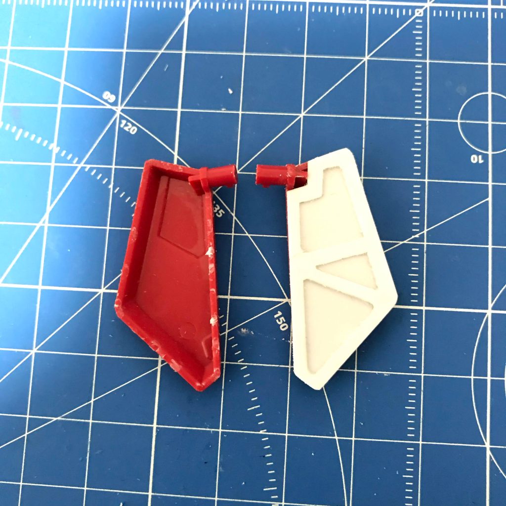 腰アーマーの裏打ちはサボらずにやりましたよ！初めてだったけど我ながら上手く行った！