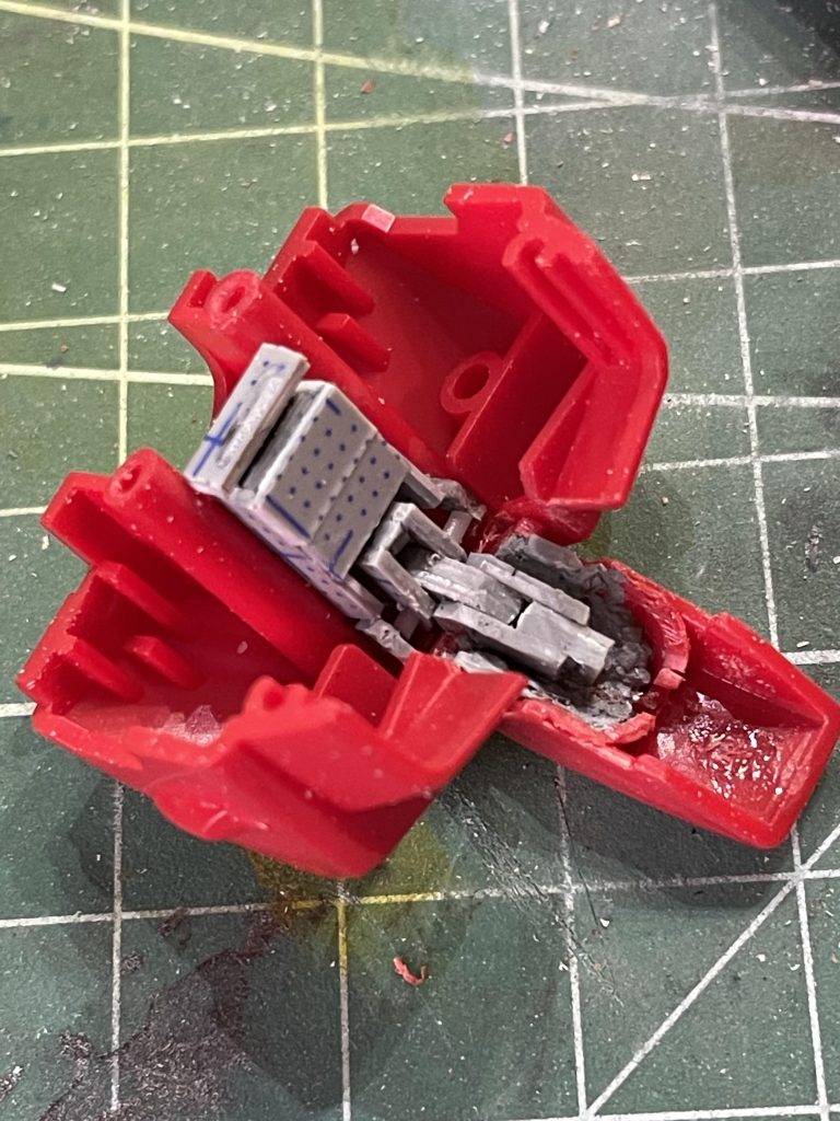 ハッチ関節の製作中写真です。