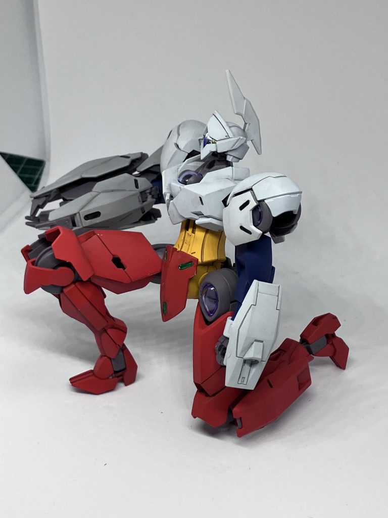 膝つき良し。ただ動かすたびに塗装ハゲて凹みました。見ていただきありがとうございました。