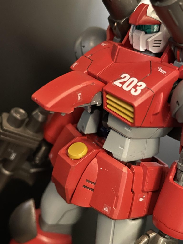 コクピットハッチを開けたくてハッチ加工に挑戦してみました。コアブロックっぽい物も仕込みましたが、接続がうまく合わず本体に接続。分離はできません。