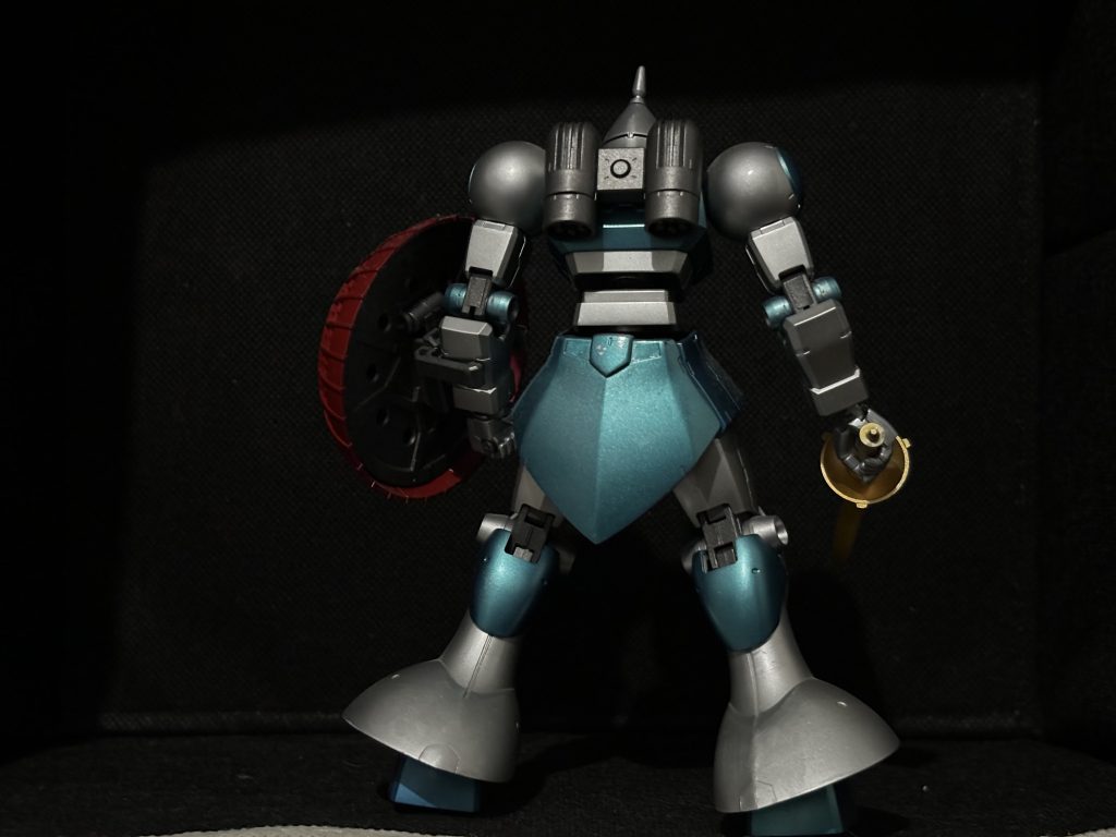 ギャンのリバイブが発売されてメタリックの練習がてらオリジナル塗装に挑戦した機体です。改造等はほぼしていませんがカラーリングは全てメタリックカラーに変更しています。