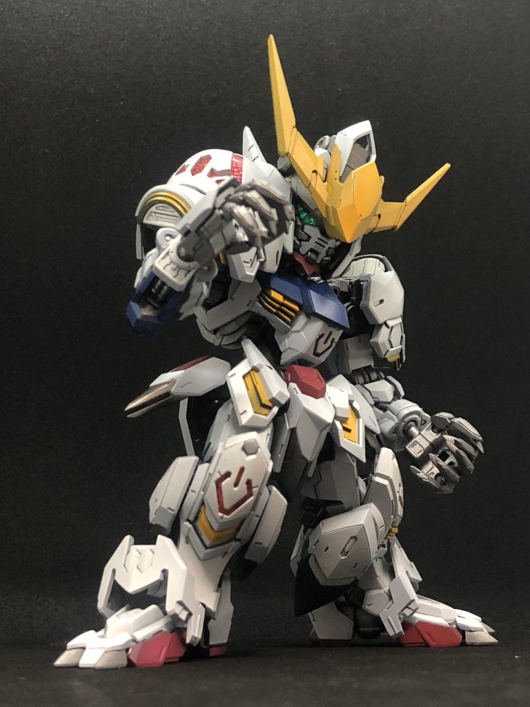 せっかく水転写デカールを別に購入していましたが暗めの塗装のためデカールが明るく浮いてしまい使用せず、、、、。