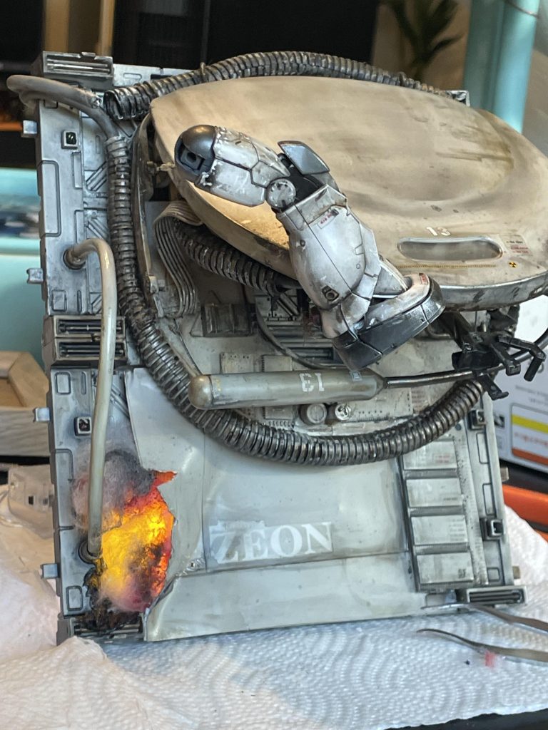 裏から百均のLED初めての爆破再現。けっこういけてると自画自賛💦