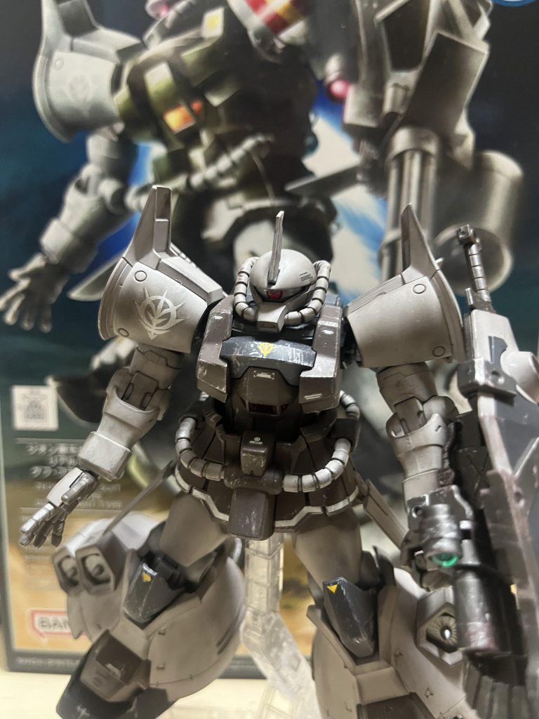 左肩も何か貼れば良かったかなぁと後悔。ウェザリングはほぼタミヤウェザリングマスターで。