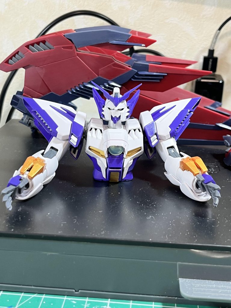 ゴールドを試してみましたが・・・色が強すぎるかなぁ・・・と思い変更