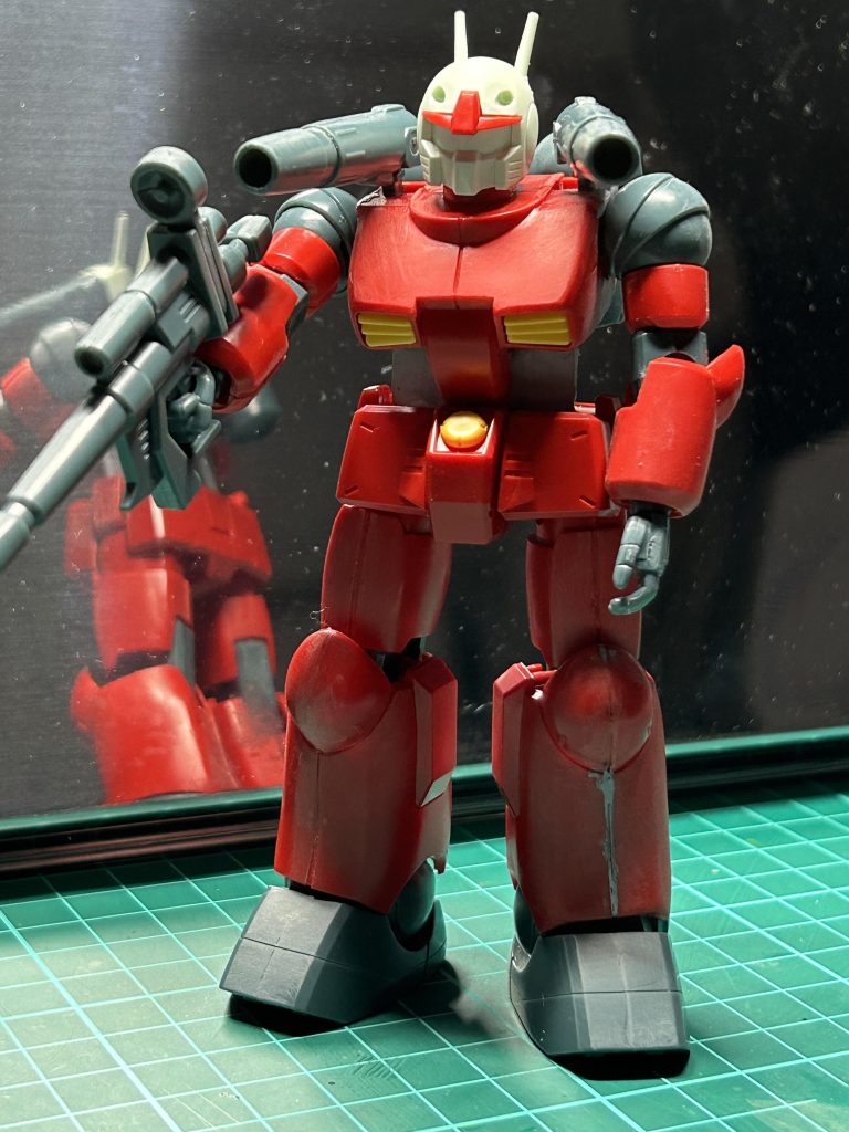 いろいろ悩んだ末にコアファイターを入れ込むことにしました😁　コアファイターの頭部分と当たる部分をきりおとし、何とかねじ込んでみたらピッタリ🤩前から見たら違和感ないかな？