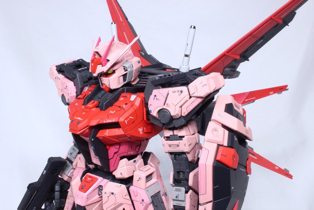 ニューバージョンのストライクなみのディテールを目指し、細かいディテールを施工 初導入のデカールもあり、今までとは違う感じが出せたよーな🤔塗り分けはパーツ毎とスジボリライン毎の2種類で とはいえマスクは二日ほどで終えました✌️