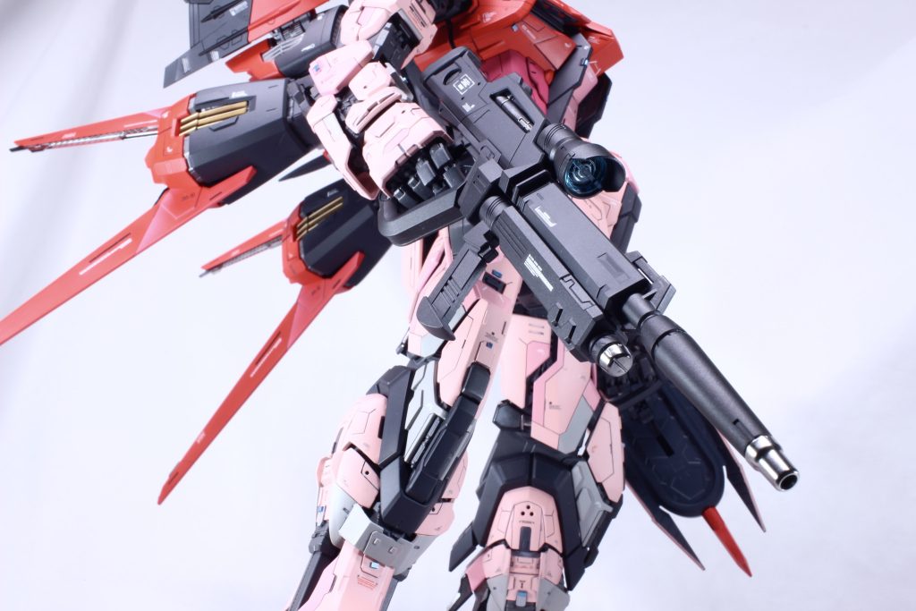 ビームライフルにもメッキをポイント使用 ぐっと高級感がでた気がする゚+。:.゚おぉ(*゚O゚ *)ぉぉ゚.:。+゚