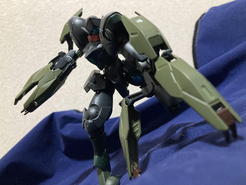 2つのビームブレイザーは両腕に換装可能状況に応じて戦闘を変えます。