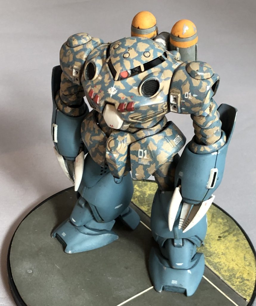 ジェットバック装着。そういえば、モノアイも可動化しHアイズに換装してあります、