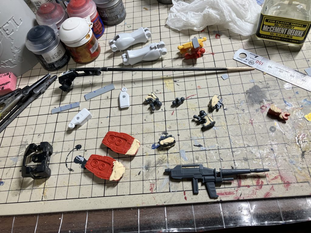 オマケEGなので肉抜きもそこそこあったのですがパーツ分割が綺麗なので作業は簡単でした。