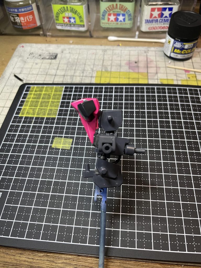 HGのイージスは胴体が全く可動しないのでボールジョイントを仕込んで動かせるようにしてみました😌