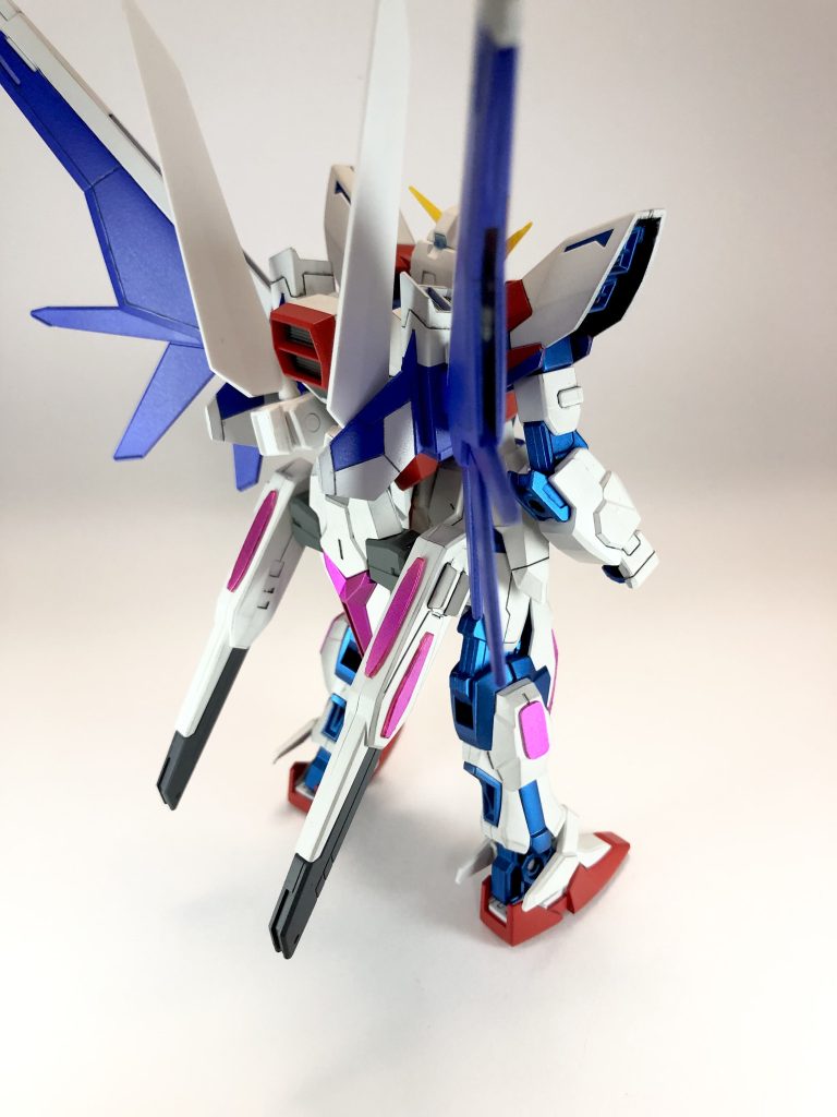 今回も満足いくビルドストライクが出来ました!まだ作りかけのストライクネタが2台ありますがイメージが全然固まらないので、暫くはストライク系のミキシングお休みにして成型色仕上げのパステルシャドウやリアルタッチマーカー使ったウェザリングの練習に励もうかな!最後まで見ていただきありがとうございました!