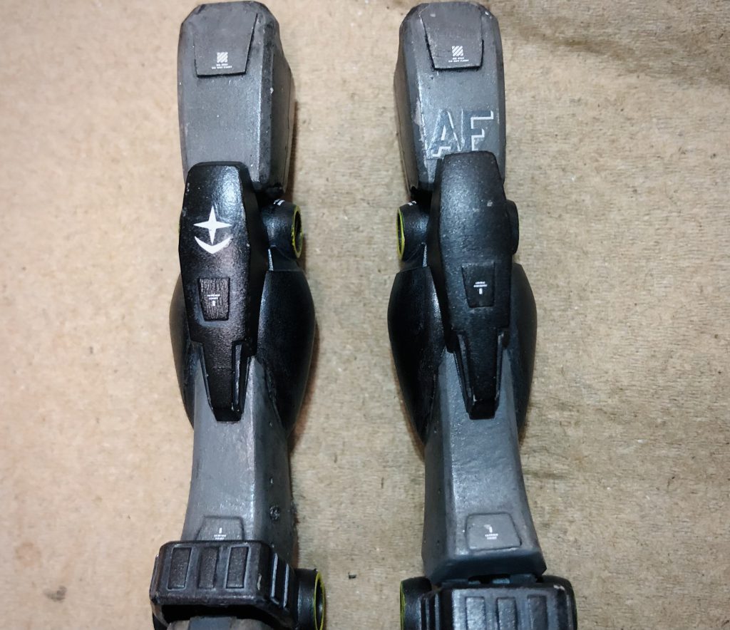 GMデカール(グッドマークデカール)を新調したので、透明フィルムを剥がすデカールワークを行いました。僕は🪡針先を横にしてスルっと引っかけて剥がします。剥がしたら、糊跡があるので濡れた綿棒で優しく取りましょう!