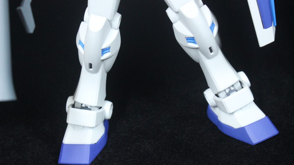 目立つ合わせ目は軽く消しています